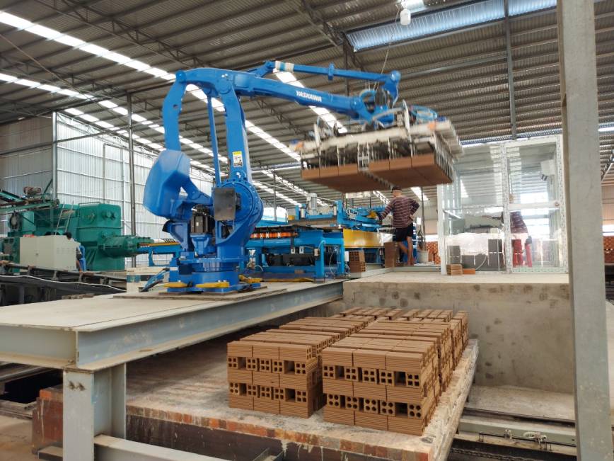 Công ty Gạch Rạng Đông đạt chứng nhận ISO 9001 và chứng nhận hợp quy