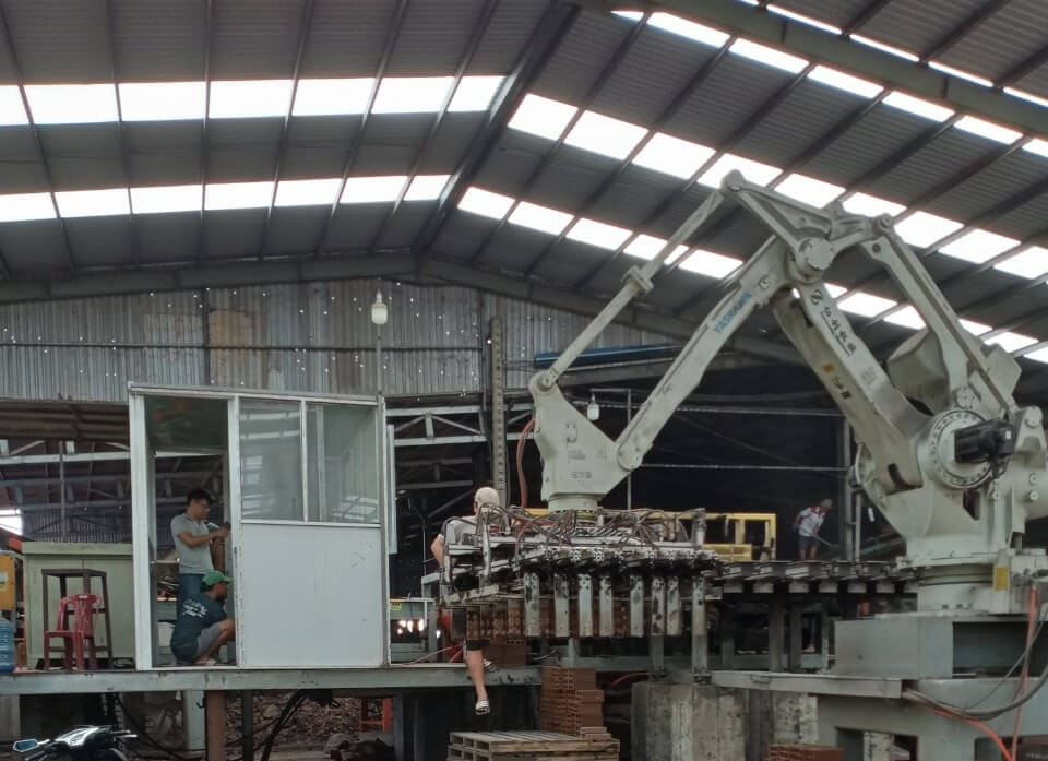robot gap gach cong ty anh binh long an